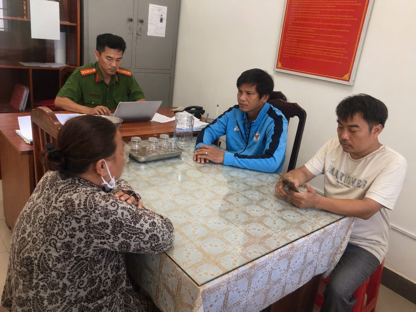 Phạt người phụ nữ ở TP.HCM b&aacute;n hải sản c&acirc;n thiếu cho kh&aacute;ch du lịch- Ảnh 3.