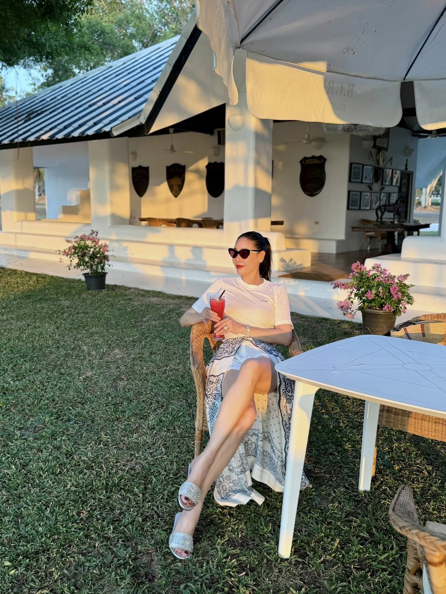 Hoa hậu Đỗ H&agrave; vi vu c&ugrave;ng chồng, 1 mỹ nh&acirc;n lộ hint bầu b&iacute; v&agrave; loạt hoạt động sao Việt ng&agrave;y nghỉ lễ- Ảnh 5.