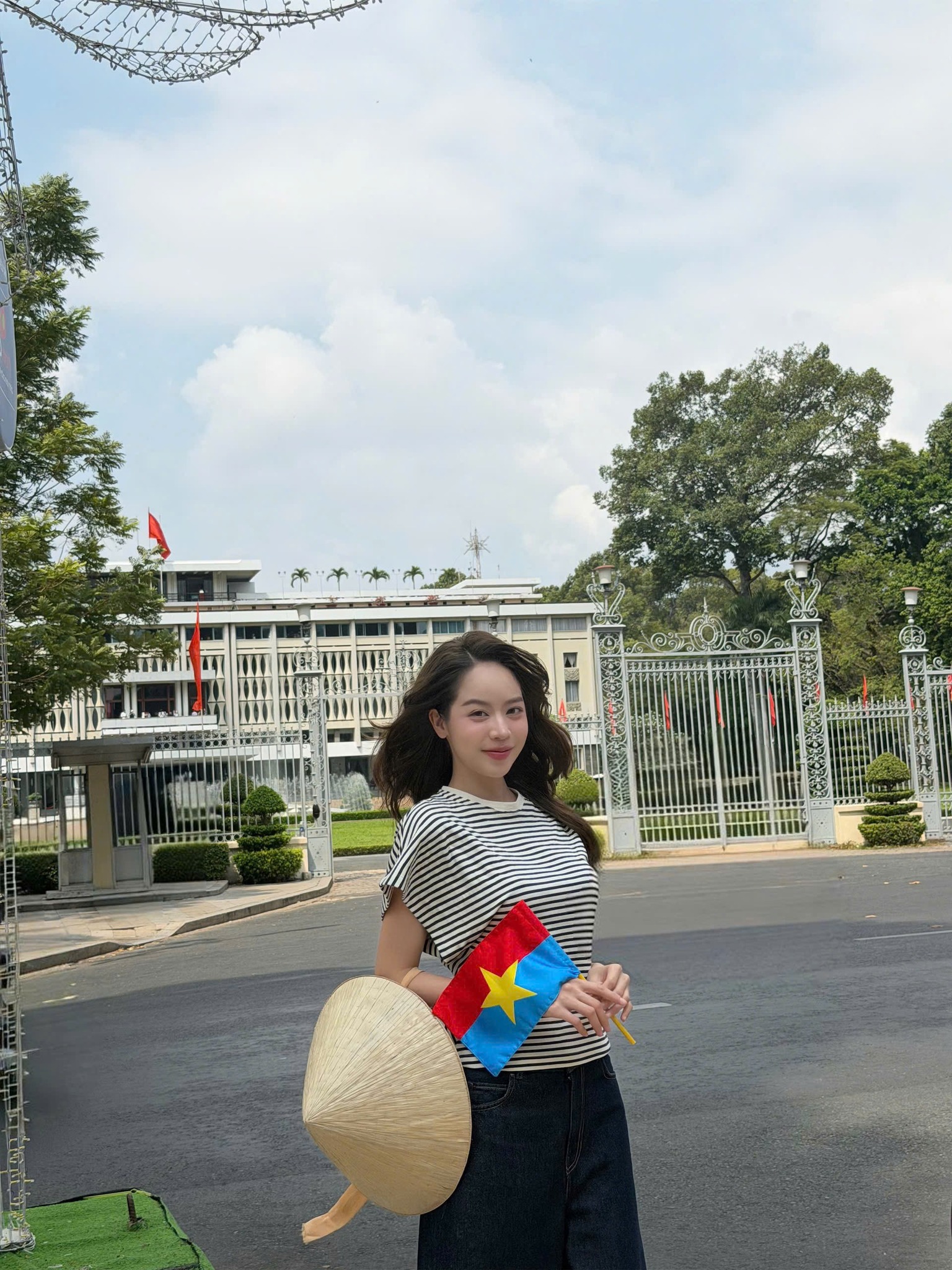 Hoa hậu Đỗ H&agrave; vi vu c&ugrave;ng chồng, 1 mỹ nh&acirc;n lộ hint bầu b&iacute; v&agrave; loạt hoạt động sao Việt ng&agrave;y nghỉ lễ- Ảnh 2.