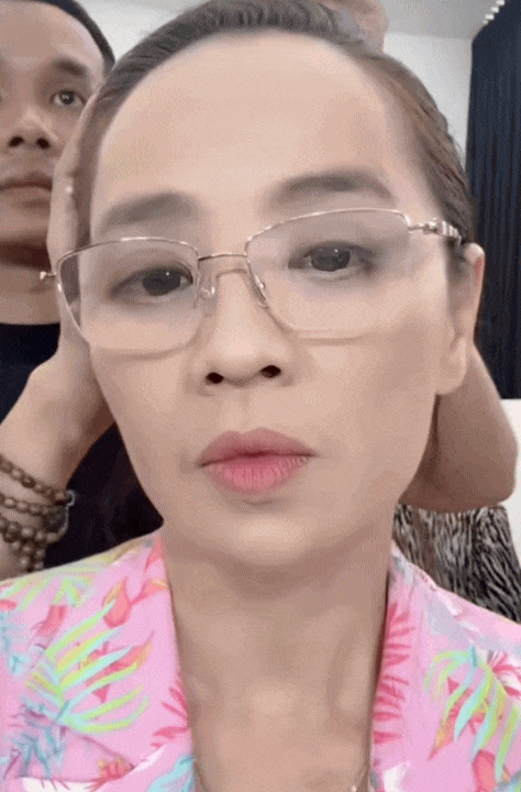 Sự thật về mẹ chồng kh&oacute; ưa trong "B&oacute;ng ma hạnh ph&uacute;c": Tuổi ngo&agrave;i 50 vẫn eo thon d&aacute;ng chuẩn, s&aacute;ng n&agrave;o cũng tập động t&aacute;c siết bụng tại nh&agrave;- Ảnh 6.