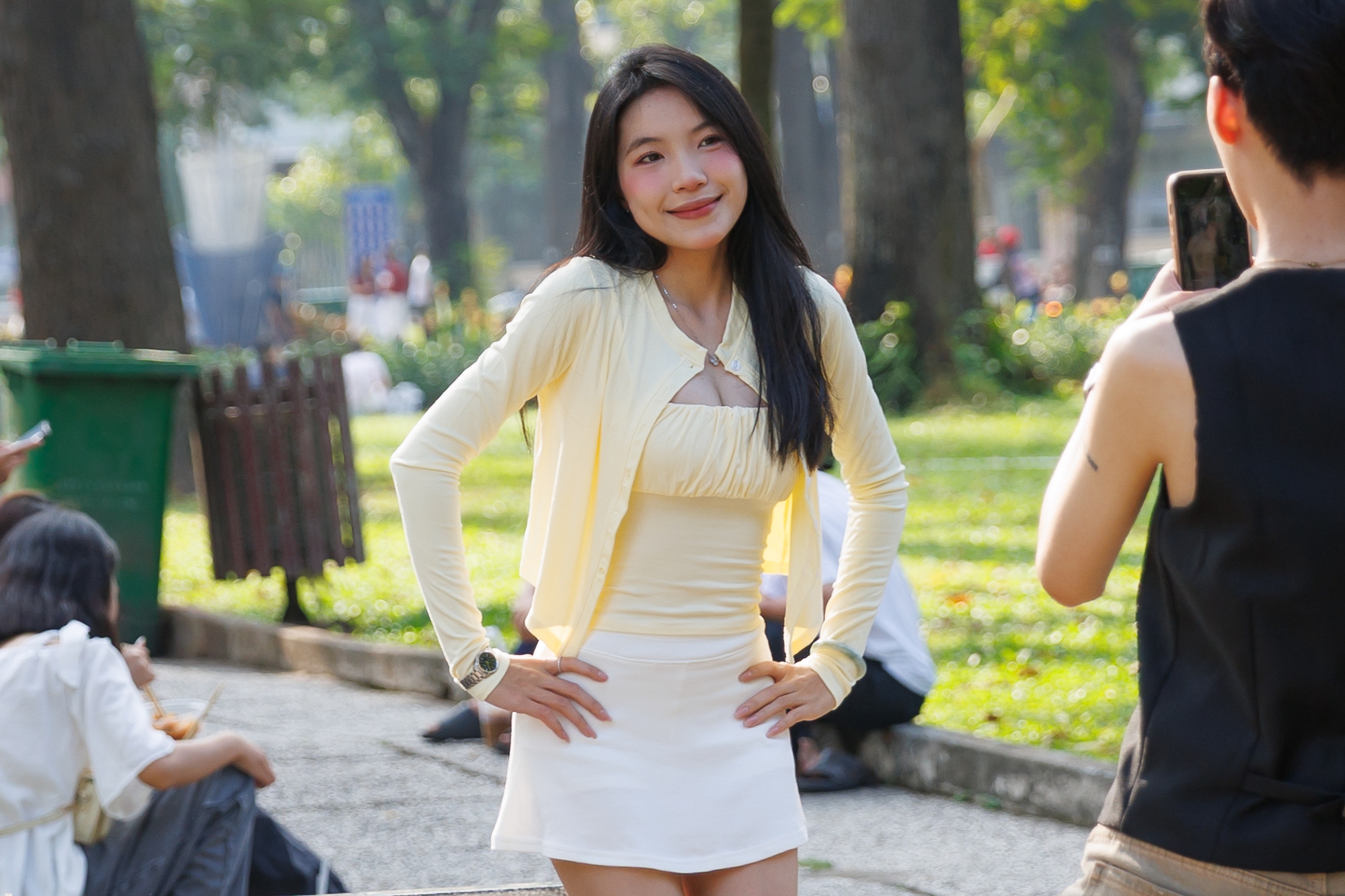 Những khoảnh khắc b&igrave;nh y&ecirc;n của TP.HCM trong s&aacute;ng 30/4- Ảnh 26.