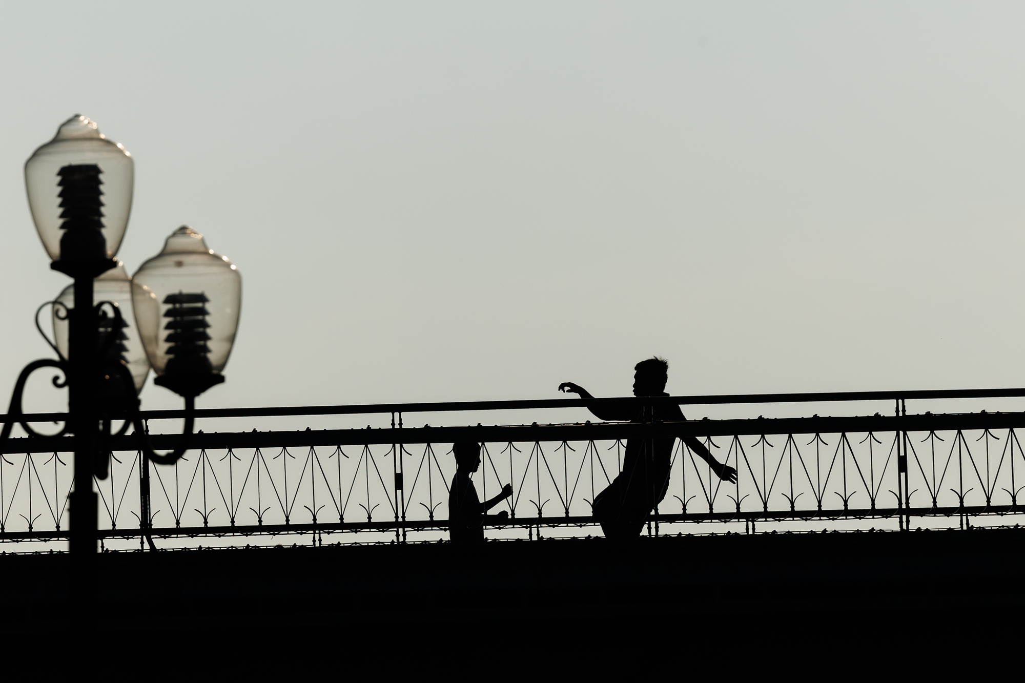 Những khoảnh khắc b&igrave;nh y&ecirc;n của TP.HCM trong s&aacute;ng 30/4- Ảnh 18.