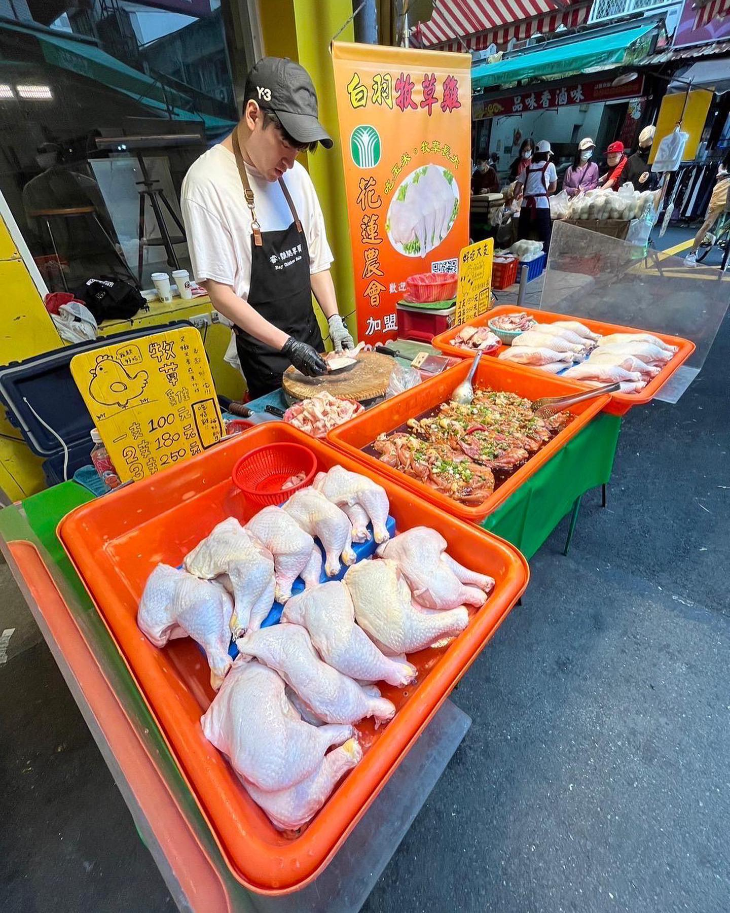 Sự hết thời của sao nam l&ecirc;n Instagram tuyển bồ: Hơn 1500 ng&agrave;y kh&ocirc;ng đất sống trong showbiz, nay b&aacute;n g&agrave; ở chợ để kiếm 16 triệu/th&aacute;ng nu&ocirc;i th&acirc;n- Ảnh 6.