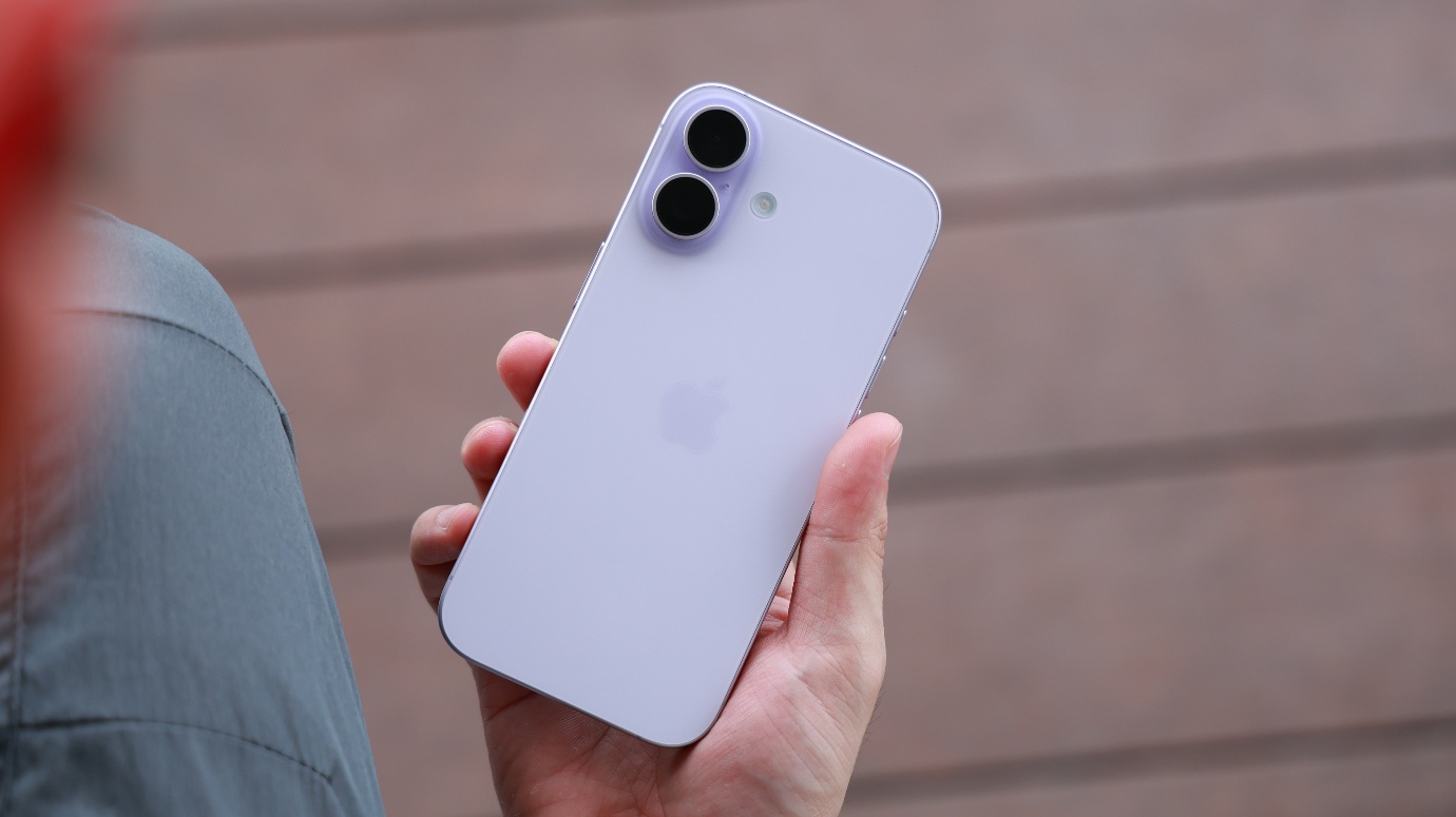 V&igrave; sao t&ocirc;i d&ugrave;ng iPhone 17 kh&ocirc;ng cần d&aacute;n m&agrave;n h&igrave;nh? - Ảnh 2.