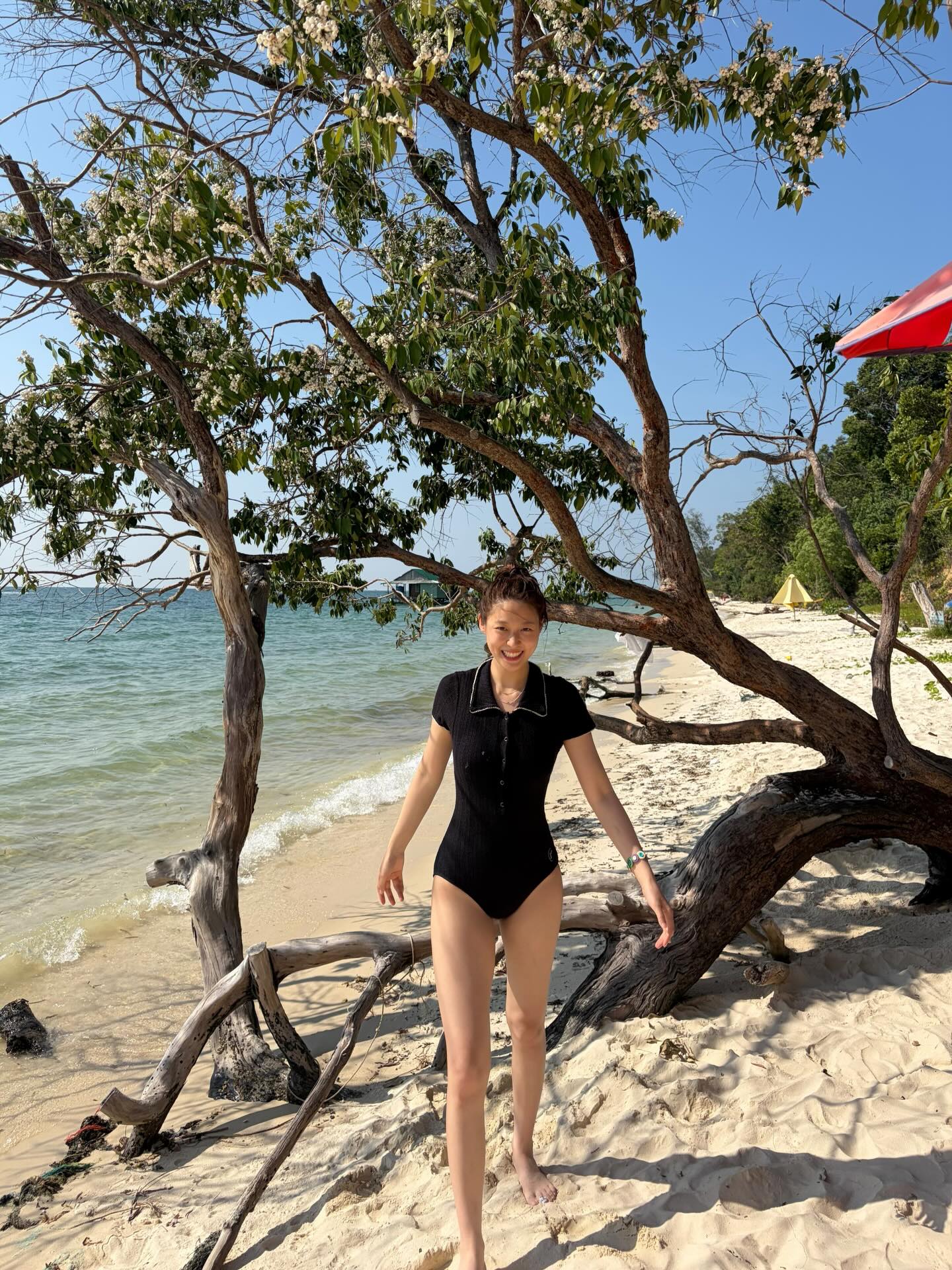 Cả H&agrave;n Quốc b&agrave;n về 1 mỹ nh&acirc;n da n&acirc;u, body quyến rũ đến độ biển quảng c&aacute;o cũng bị lấy trộm mất- Ảnh 6.