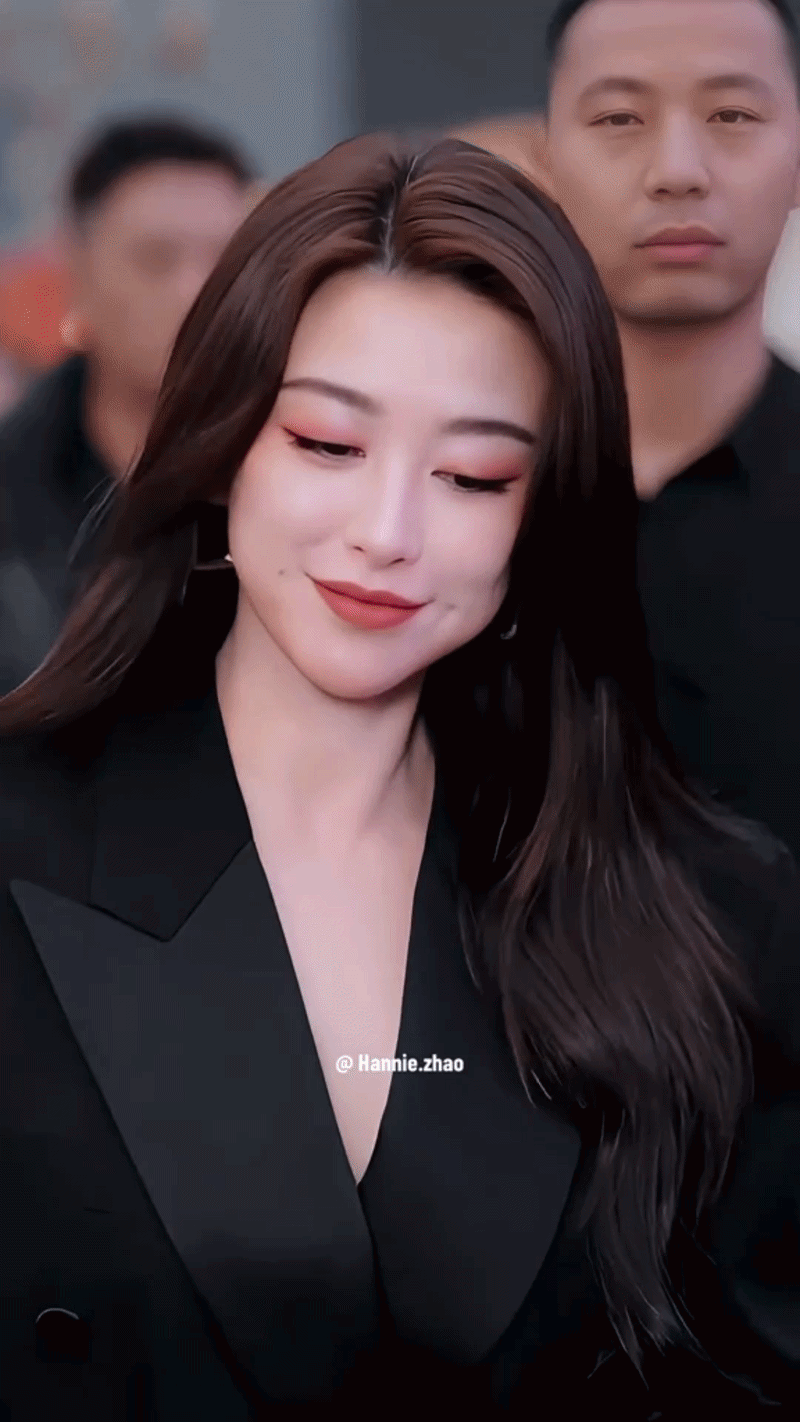 "C&ocirc;ng ch&uacute;a Bắc Kinh" 10 năm được gọi v&agrave;o Top đẹp nhất thế giới: Mỗi lần xuất hiện lại bị xin c&aacute;i đồng điếu- Ảnh 2.