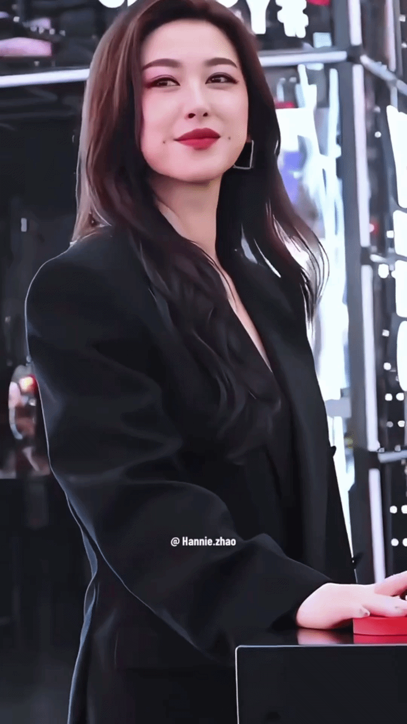 "C&ocirc;ng ch&uacute;a Bắc Kinh" 10 năm được gọi v&agrave;o Top đẹp nhất thế giới: Mỗi lần xuất hiện lại bị xin c&aacute;i đồng điếu- Ảnh 4.