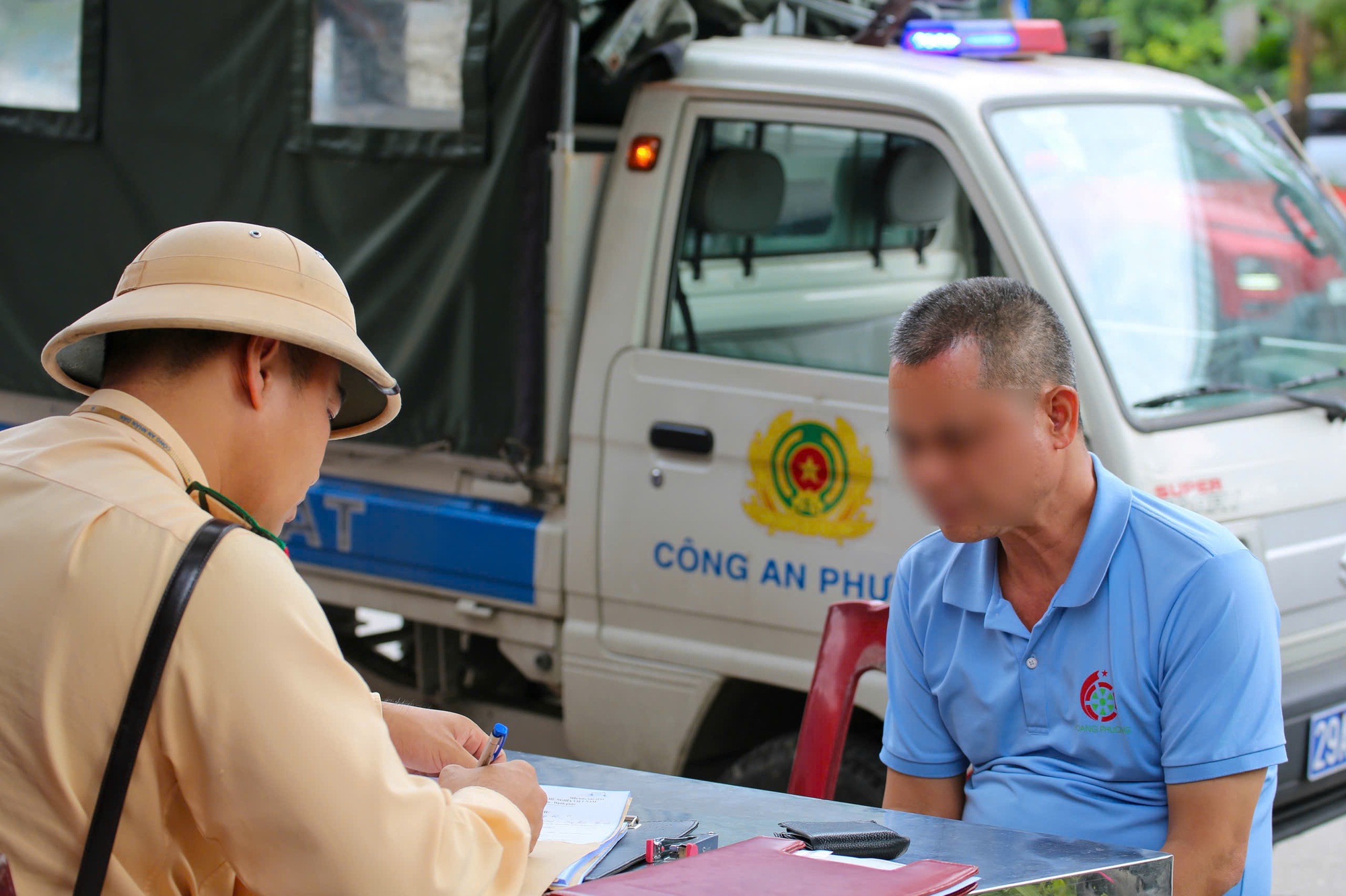 Hơn 2.500 CSGT to&agrave;n quốc đồng loạt ra qu&acirc;n: 1.562 t&agrave;i xế bị xử l&yacute; c&ugrave;ng 1 lỗi vi phạm- Ảnh 4.