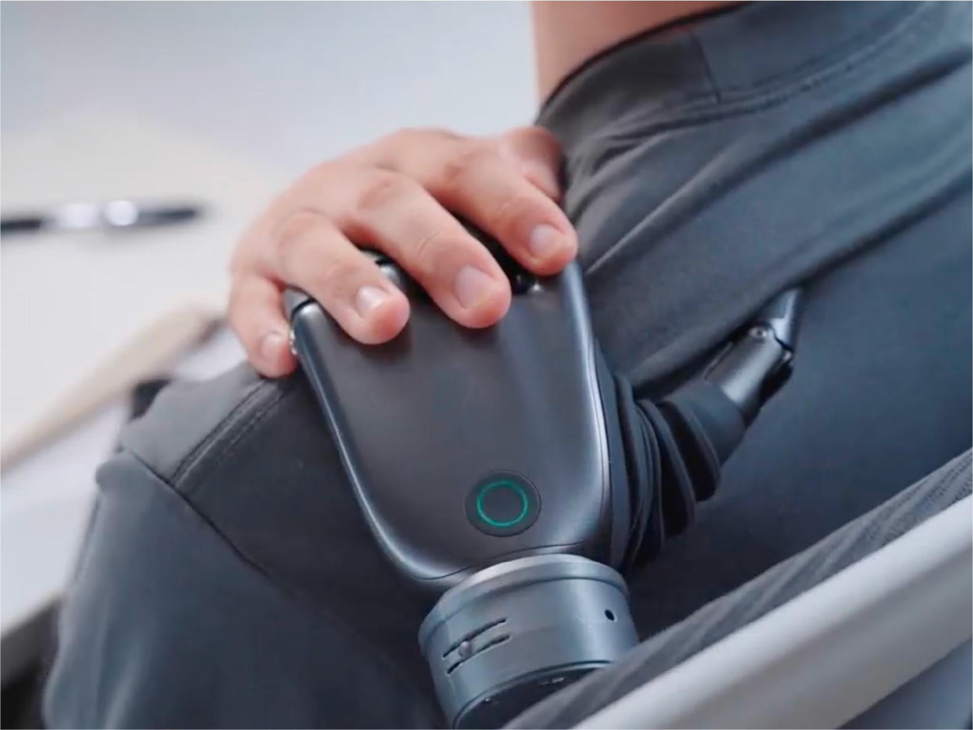 Trung Quốc lại một lần nữa khiến cả thế giới bất ngờ với c&aacute;nh tay giả c&oacute; thể "đọc" suy nghĩ v&agrave; di chuyển linh hoạt ngay cả khi kh&ocirc;ng kết nối với cơ thể người!- Ảnh 2.