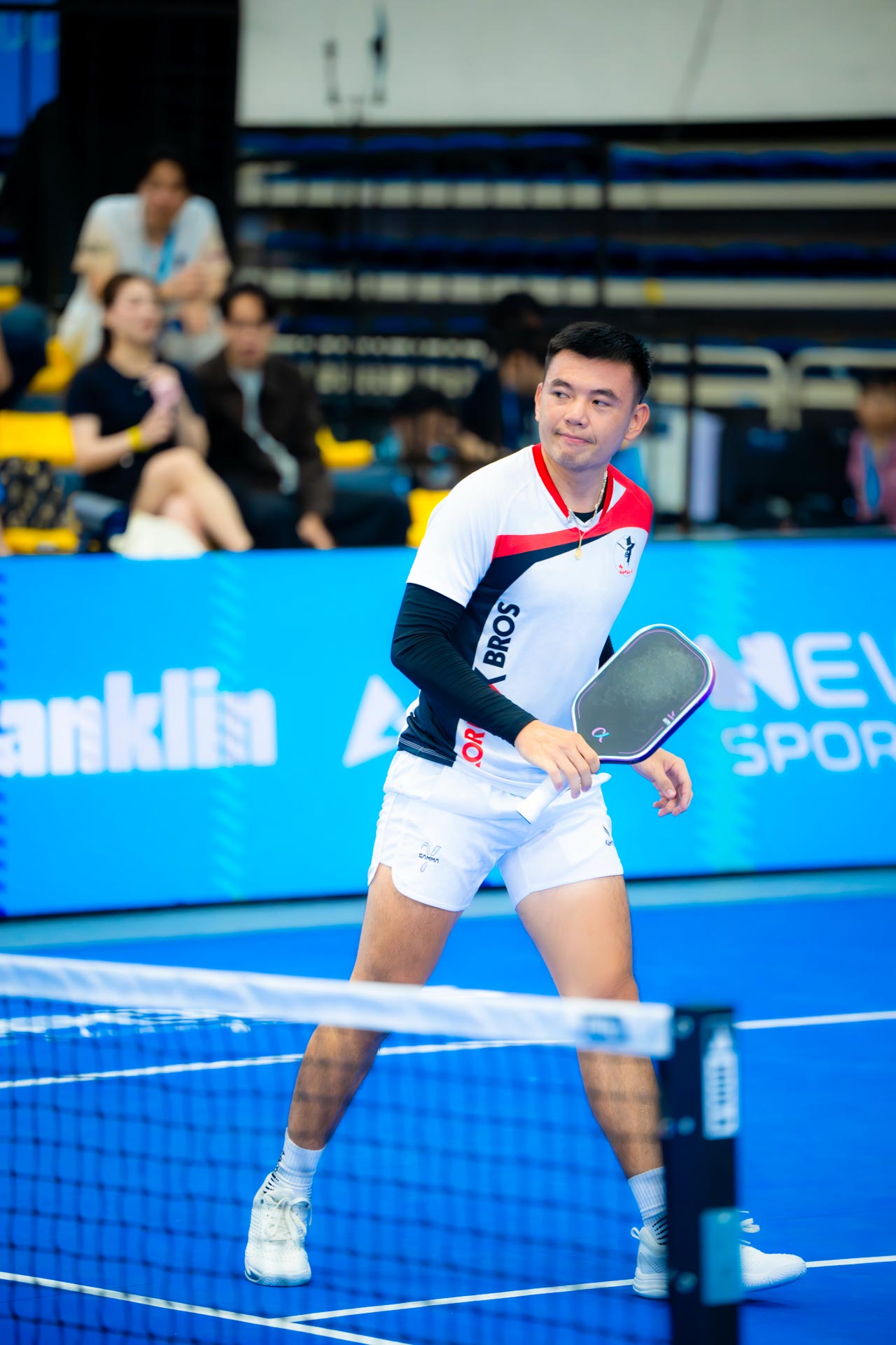 L&yacute; Ho&agrave;ng Nam bất ngờ thắng "huỷ diệt" hạt giống số 4 của giải Dylan Frazier để v&agrave;o chung kết PPA Asia 1000 gặp Vinh Hiển!- Ảnh 1.