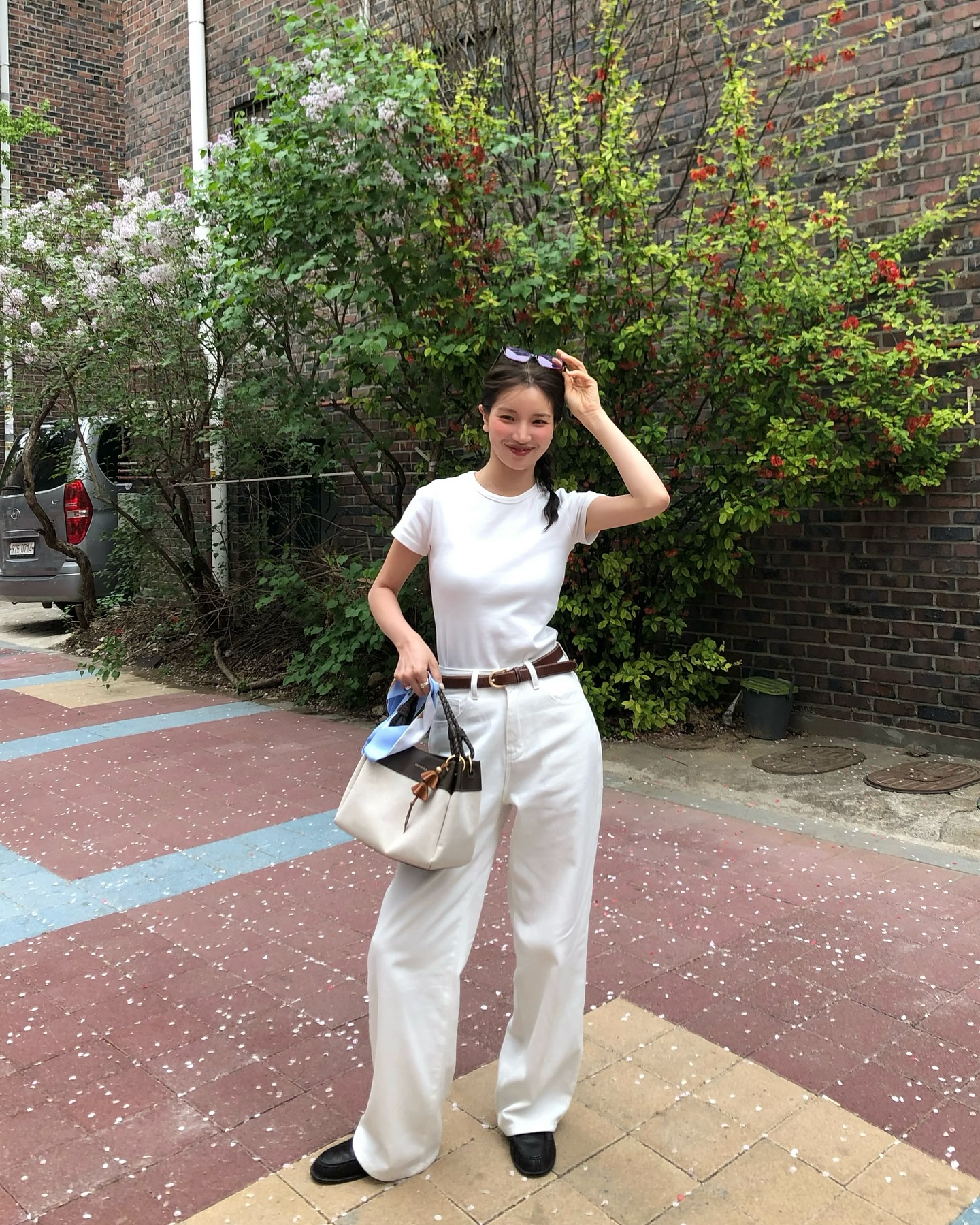 Chị em chỉ cần đ&uacute;ng 2 kiểu quần jeans nhẹ m&aacute;t trong m&ugrave;a h&egrave;- Ảnh 8.