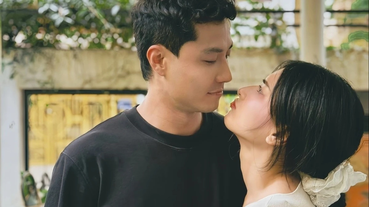 Mỹ nam Việt c&oacute; đ&ocirc;i mắt t&igrave;nh hơn vạn bức thư t&igrave;nh: Đẹp kh&ocirc;ng thể tin nổi, nh&igrave;n một c&aacute;i l&agrave; xi&ecirc;u l&ograve;ng- Ảnh 4.