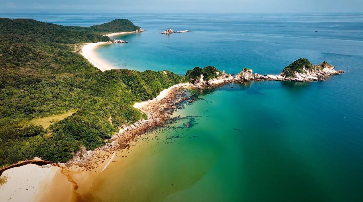 Thu về 57 ng&agrave;n tỷ đồng, tỉnh được v&iacute; như &ldquo;bản đồ Việt Nam thu nhỏ&rdquo; đ&oacute;n lượng kh&aacute;ch b&ugrave;ng nổ chưa từng c&oacute;- Ảnh 1.