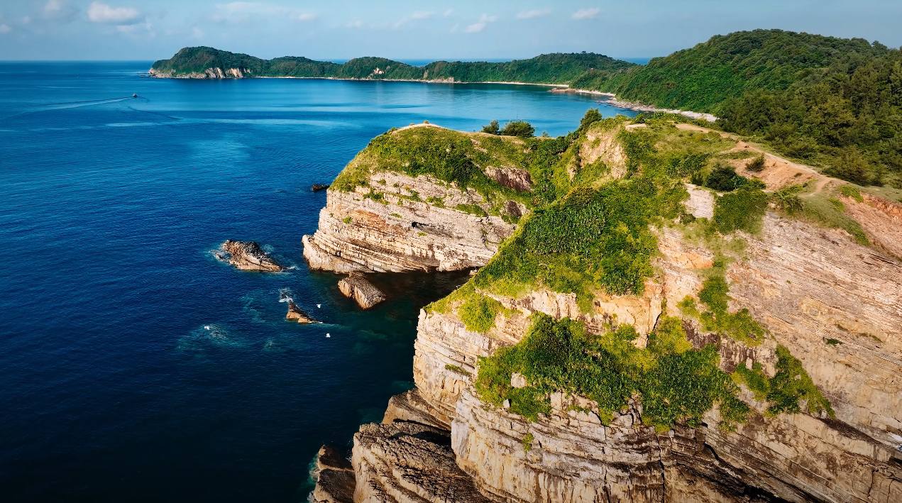 Thu về 57 ng&agrave;n tỷ đồng, tỉnh được v&iacute; như &ldquo;bản đồ Việt Nam thu nhỏ&rdquo; đ&oacute;n lượng kh&aacute;ch b&ugrave;ng nổ chưa từng c&oacute;- Ảnh 6.