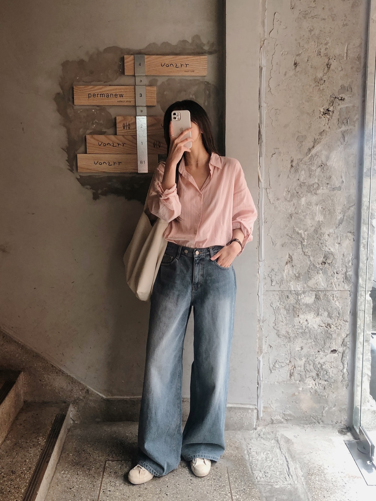 Chị em chỉ cần đ&uacute;ng 2 kiểu quần jeans nhẹ m&aacute;t trong m&ugrave;a h&egrave;- Ảnh 2.