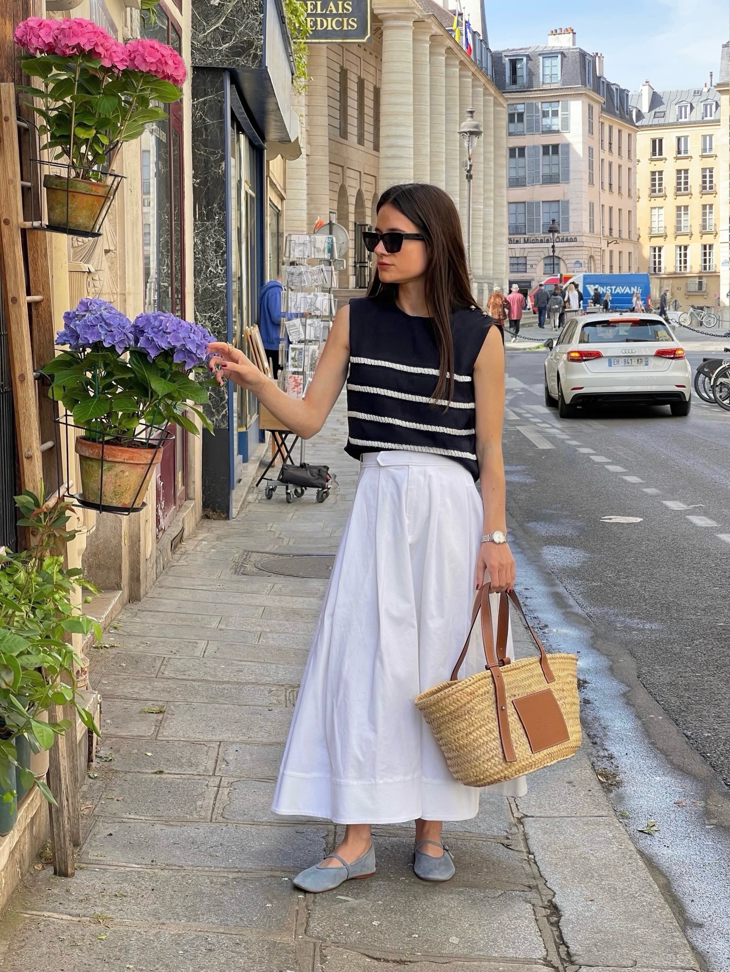 5 mẫu gi&agrave;y phụ nữ Ph&aacute;p mix với v&aacute;y: Si&ecirc;u t&ocirc;n d&aacute;ng, n&acirc;ng tầm vẻ sang trọng của cả set đồ- Ảnh 5.