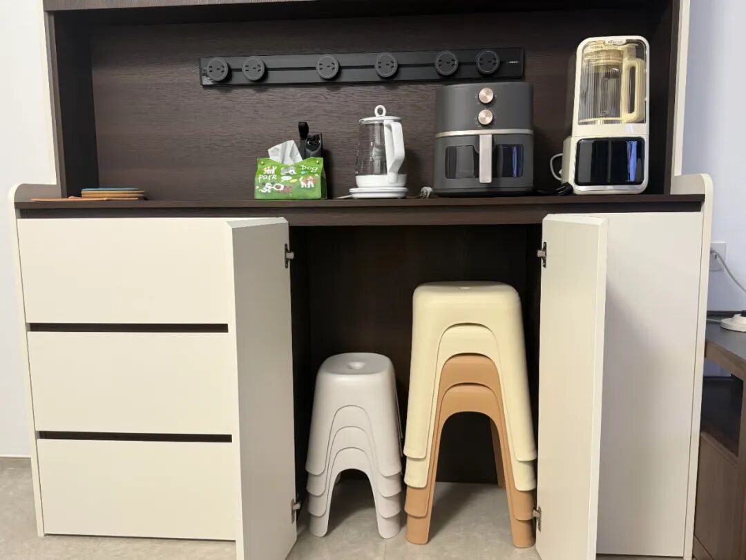 Thiết kế tủ kiểu mới của giới trẻ: Chỉ v&agrave;i cm cũng biến th&agrave;nh kh&ocirc;ng gian lưu trữ cực kỳ hiệu quả- Ảnh 6.