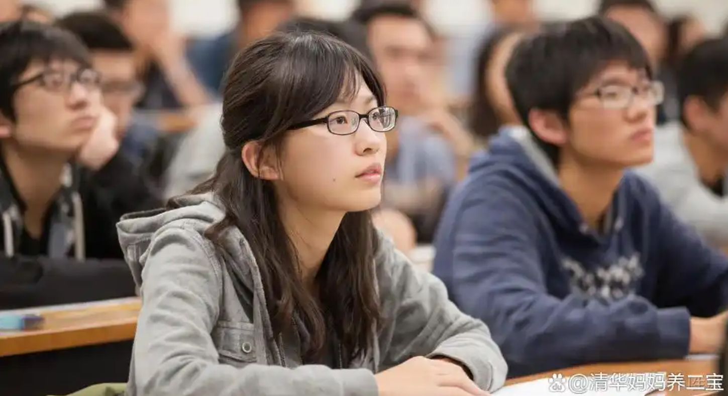 Nỗi kinh ho&agrave;ng đang bao tr&ugrave;m c&aacute;c cử nh&acirc;n phi&ecirc;n dịch tại Trung Quốc: Mất việc v&igrave; AI ph&aacute;t triển thần tốc, giờ biết tiếng th&ocirc;i l&agrave; chưa đủ!- Ảnh 1.