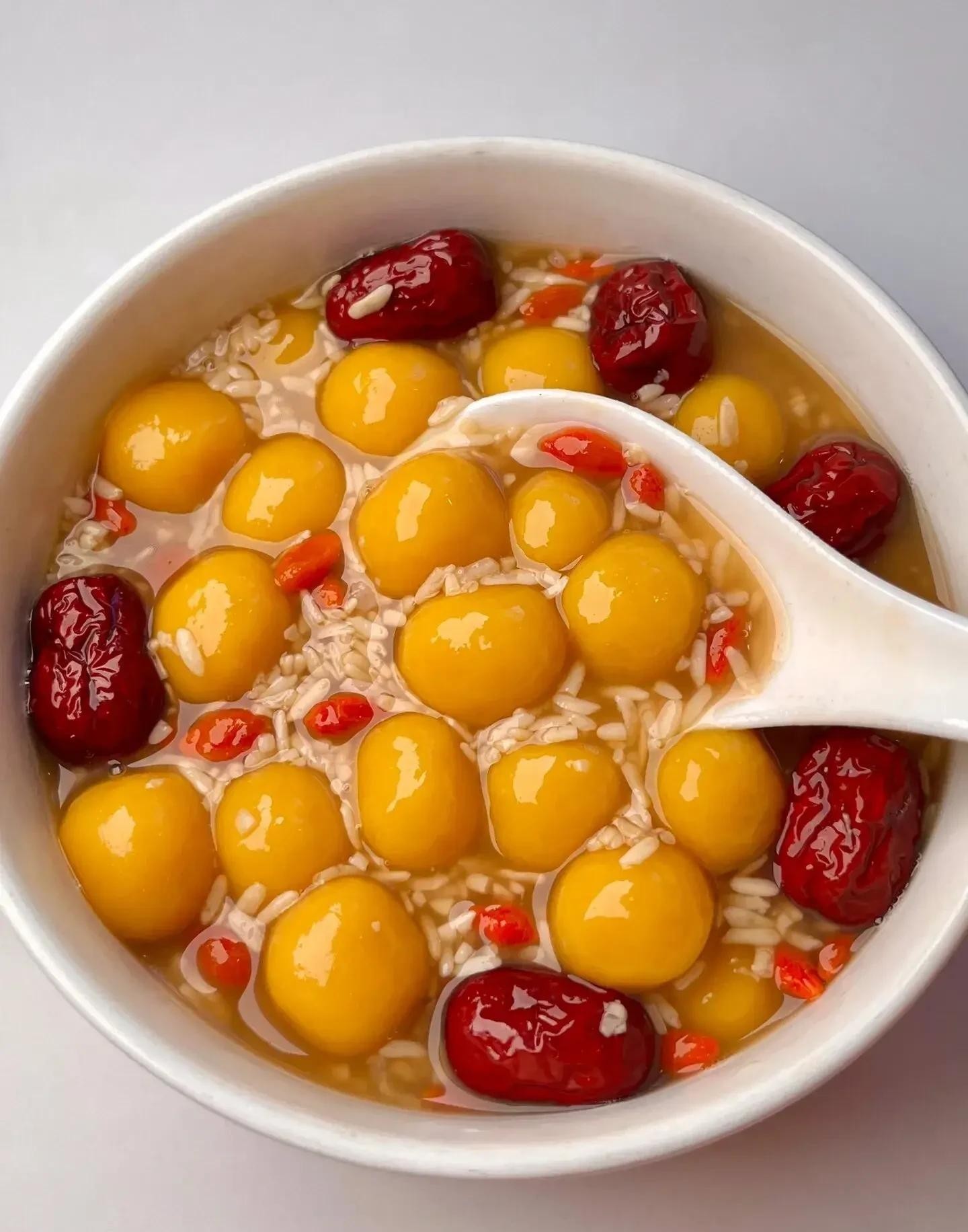 Phụ nữ cứ lu&acirc;n phi&ecirc;n ăn 5 m&oacute;n n&agrave;y l&agrave; da mịn hồng h&agrave;o v&agrave; vẻ ngo&agrave;i xinh đẹp ngay cả khi kh&ocirc;ng trang điểm- Ảnh 10.