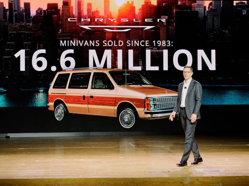 H&atilde;ng xe hơi 100 năm tuổi biểu tượng của Mỹ giờ chỉ b&aacute;n đ&uacute;ng một chiếc xe, gặm nhấm khoản lỗ 25 tỷ USD- Ảnh 2.