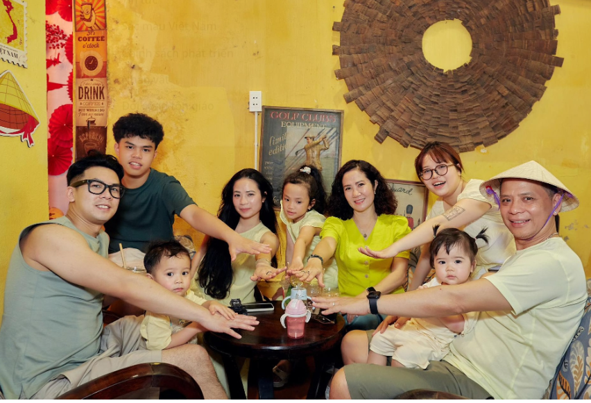 Ch&acirc;n dung NSƯT U60 được chồng cưng chiều như &ldquo;trứng mỏng&rdquo;: H&ocirc;n nh&acirc;n 30 năm vẫn ngọt ng&agrave;o bất ngờ- Ảnh 6.