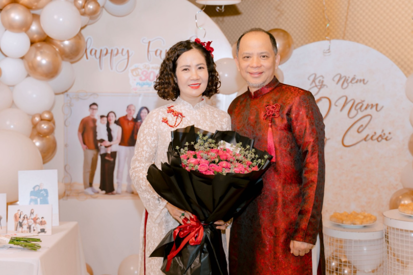 Ch&acirc;n dung NSƯT U60 được chồng cưng chiều như &ldquo;trứng mỏng&rdquo;: H&ocirc;n nh&acirc;n 30 năm vẫn ngọt ng&agrave;o bất ngờ- Ảnh 5.