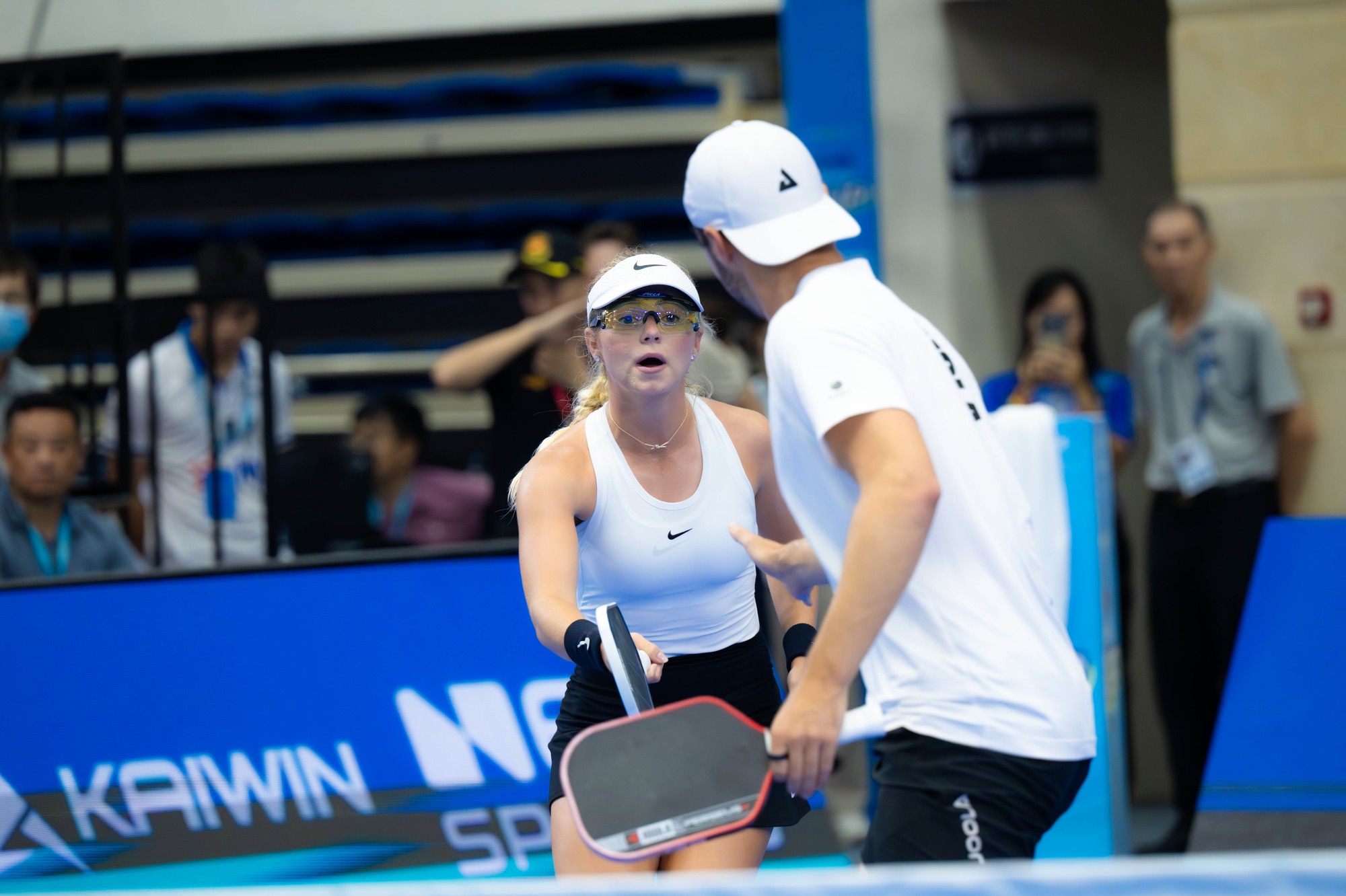 Tổng kết ngày 4/4 PPA Asia 1000 Hanoi Cup: Dàn sao thế giới "ngã ngựa" trước Lý Hoàng Nam, Trương Vinh Hiển- Ảnh 9. Tổng kết ngày 4/4 PPA Asia 1000 Hanoi Cup: Dàn sao thế giới "ngã ngựa" trước Lý Hoàng Nam, Trương Vinh Hiển- Ảnh 9.