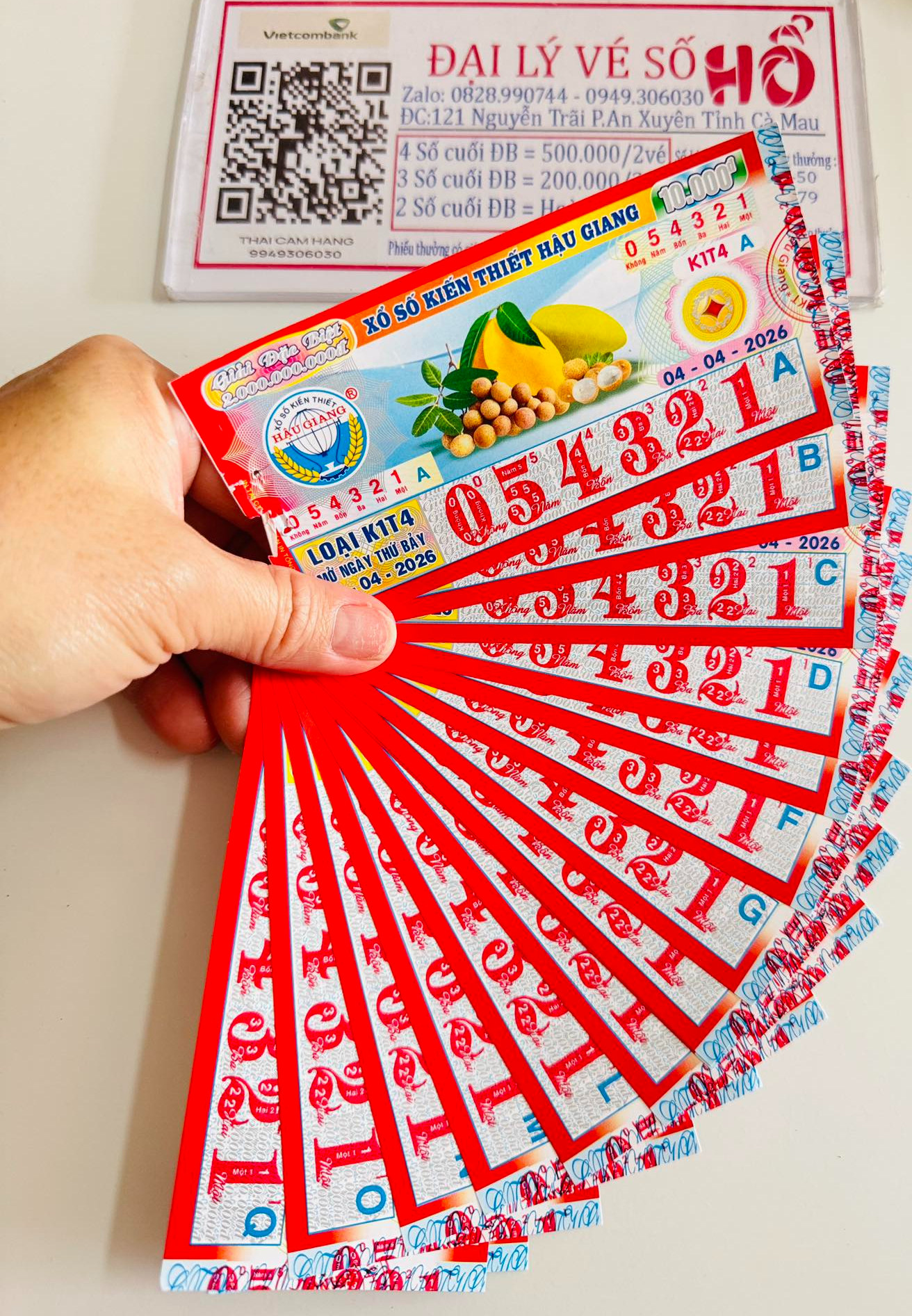 S&aacute;ng 4-4, lộ diện sự tr&ugrave;ng hợp của 2 giải độc đắc xổ số miền Nam- Ảnh 4.