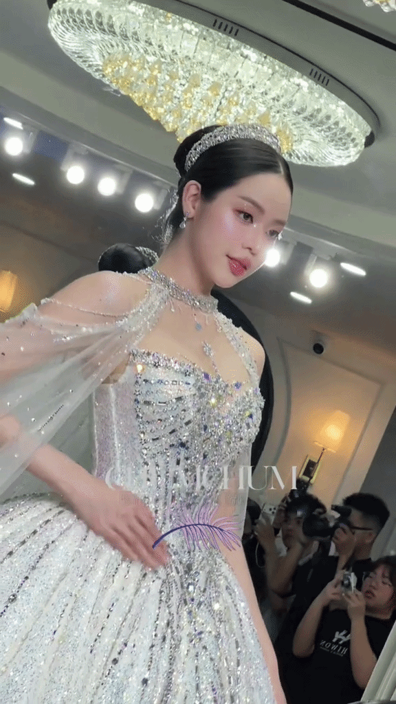 Showbiz c&oacute; cả ngh&igrave;n c&ocirc; d&acirc;u nhưng đ&acirc;y l&agrave; người đẹp nhất: Visual khiến tim lỡ 1 nhịp, style cũng 0 điểm n&agrave;o ch&ecirc;- Ảnh 1.