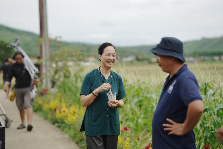 NSND đ&oacute;ng phim dẫn đầu ph&ograve;ng v&eacute;: L&agrave; mỹ nh&acirc;n m&agrave;n ảnh, U70 vẫn trẻ đẹp kh&oacute; tin- Ảnh 3.