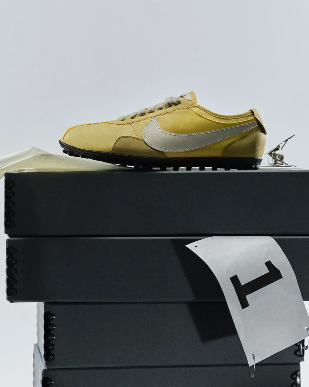 Nike - Puma - Onitsuka Tiger v&agrave; 3 đ&ocirc;i gi&agrave;y si&ecirc;u mới si&ecirc;u hot: Đường đua sneakers th&aacute;ng 4 nhộn nhịp qu&aacute;- Ảnh 2.