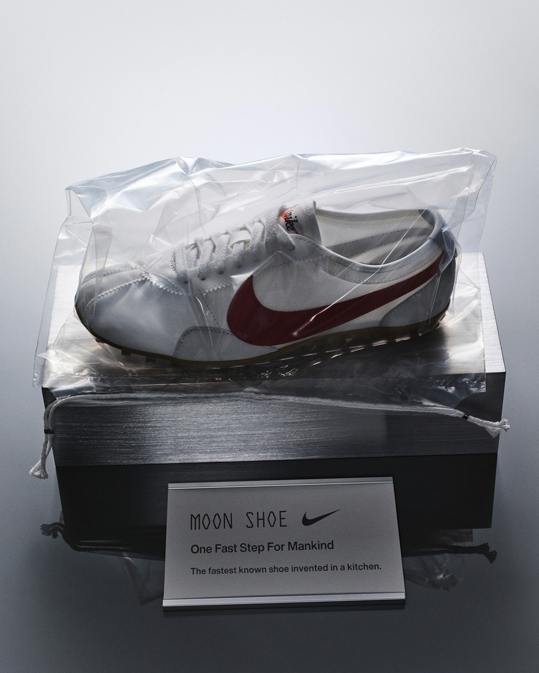 Nike - Puma - Onitsuka Tiger v&agrave; 3 đ&ocirc;i gi&agrave;y si&ecirc;u mới si&ecirc;u hot: Đường đua sneakers th&aacute;ng 4 nhộn nhịp qu&aacute;- Ảnh 1.