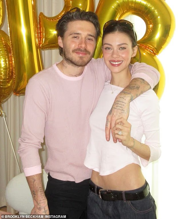 Con trai Beckham "đ&aacute; đểu" chị d&acirc;u xuất th&acirc;n nh&agrave; tỷ ph&uacute;- Ảnh 2.