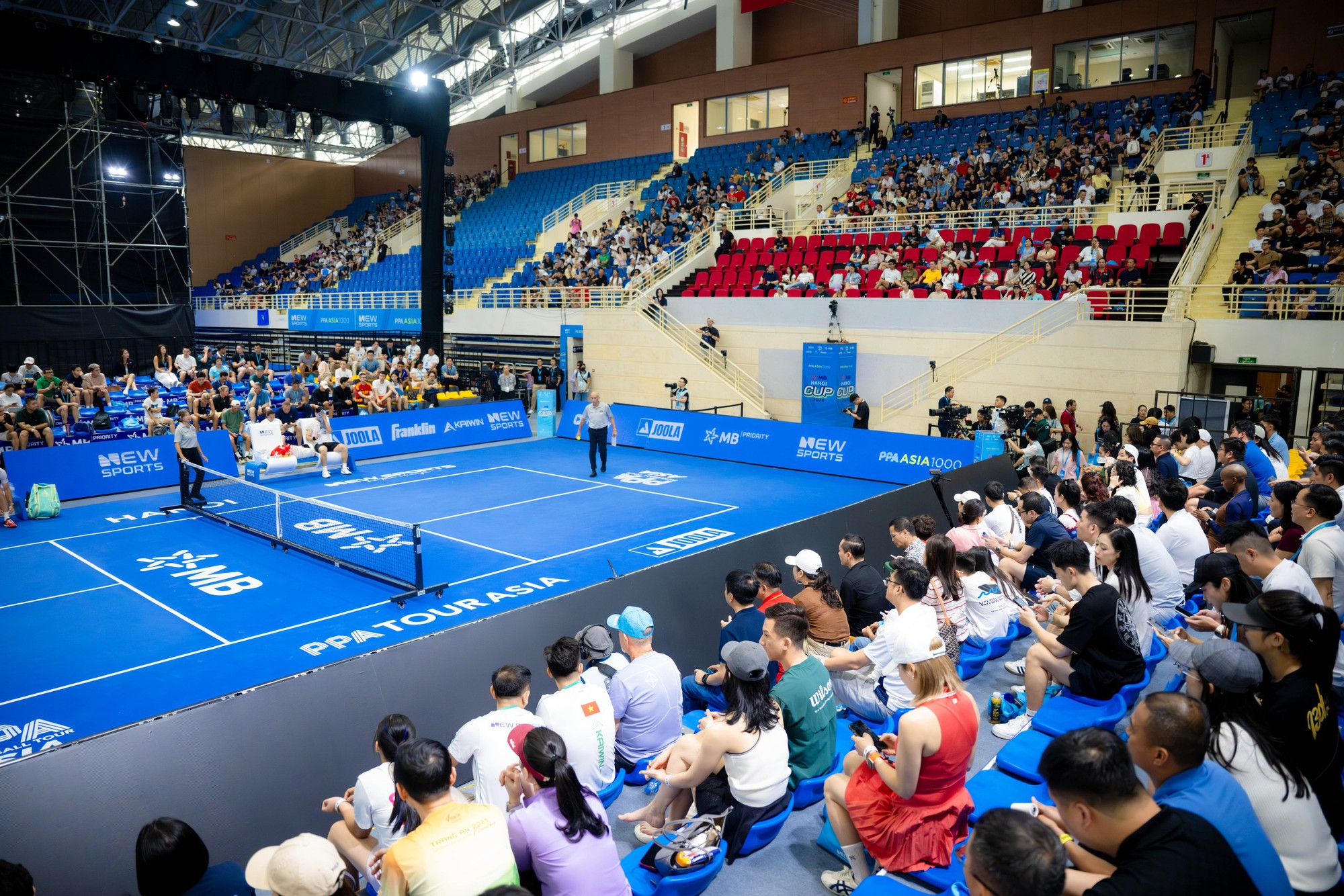 D&agrave;n si&ecirc;u sao PPA Mỹ cũng "phải l&ograve;ng" kh&aacute;n giả Việt, thi đấu thăng hoa hơn hẳn trong tiếng reo h&ograve; ở Mỹ Đ&igrave;nh- Ảnh 7.