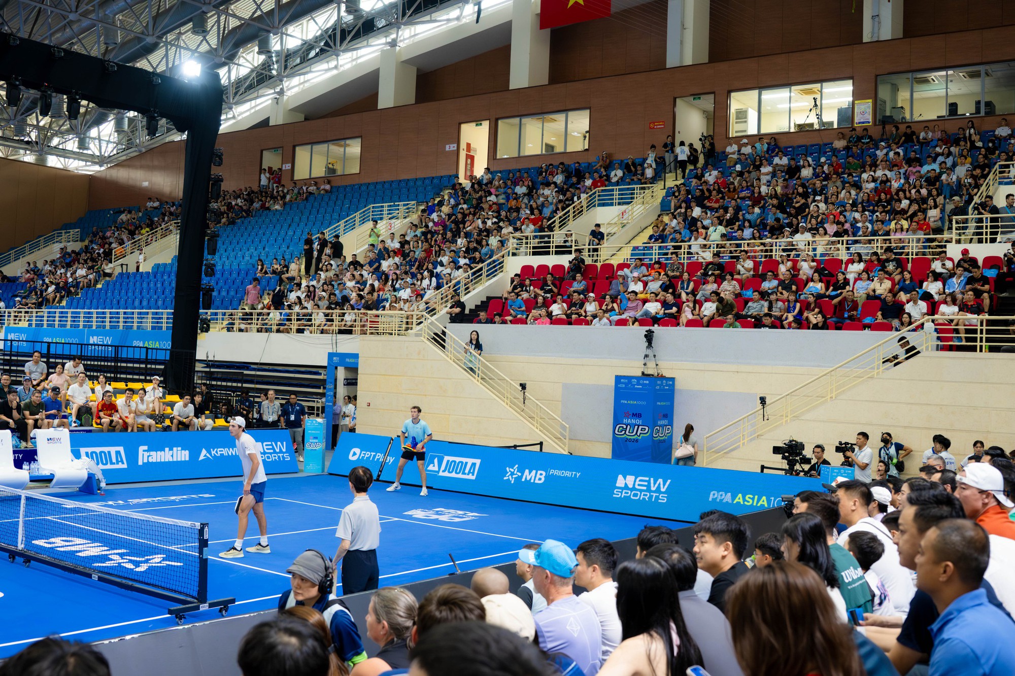 D&agrave;n si&ecirc;u sao PPA Mỹ cũng "phải l&ograve;ng" kh&aacute;n giả Việt, thi đấu thăng hoa hơn hẳn trong tiếng reo h&ograve; ở Mỹ Đ&igrave;nh- Ảnh 5.