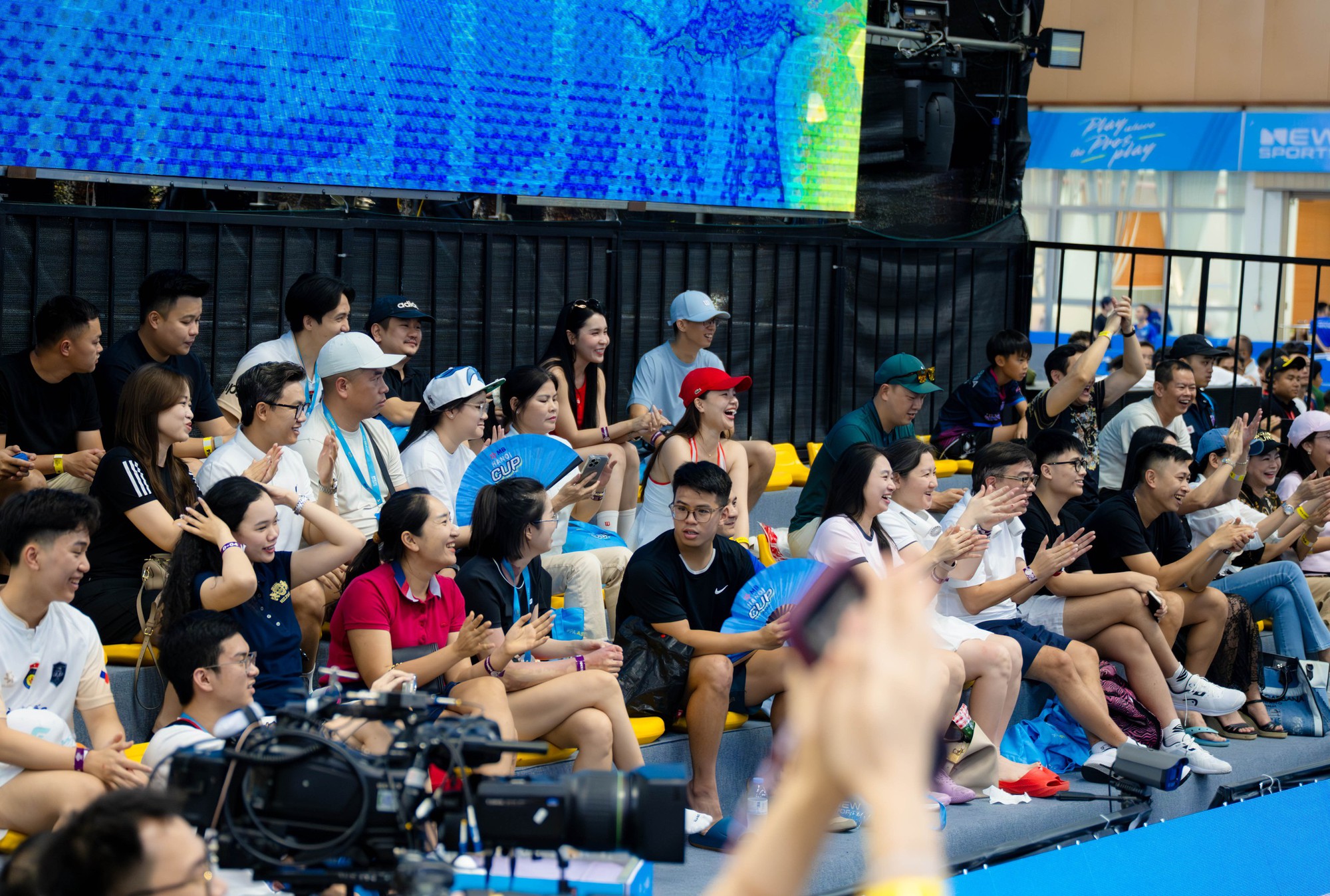 D&agrave;n si&ecirc;u sao PPA Mỹ cũng "phải l&ograve;ng" kh&aacute;n giả Việt, thi đấu thăng hoa hơn hẳn trong tiếng reo h&ograve; ở Mỹ Đ&igrave;nh- Ảnh 9.