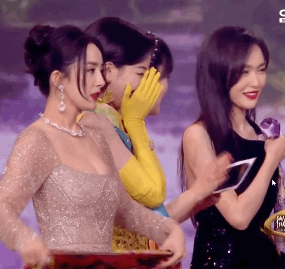 Mối th&acirc;m th&ugrave; của Dương Mịch - Đường Y&ecirc;n: V&igrave; 1 vai diễn m&agrave; kh&ocirc;ng đội trời chung, Địch Lệ Nhiệt Ba "đổ th&ecirc;m dầu v&agrave;o lửa"?- Ảnh 6.