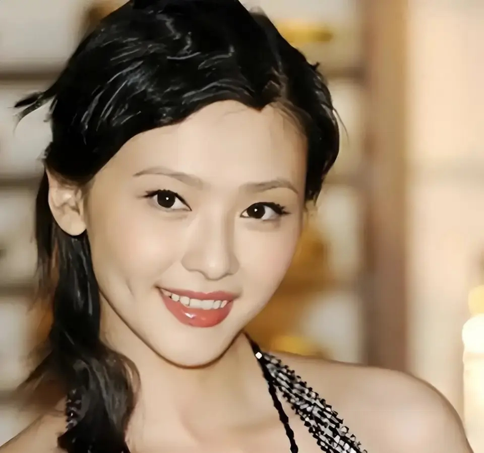 Nữ diễn viên từng 3 lần vào tù bị tái phát ung thư, phải uống hơn 20 loại thuốc mỗi ngày- Ảnh 1. Nữ diễn viên từng 3 lần vào tù bị tái phát ung thư, phải uống hơn 20 loại thuốc mỗi ngày- Ảnh 1.