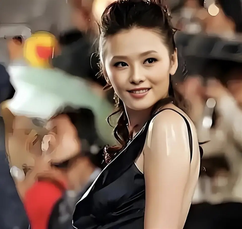 Nữ diễn viên từng 3 lần vào tù bị tái phát ung thư, phải uống hơn 20 loại thuốc mỗi ngày- Ảnh 2. Nữ diễn viên từng 3 lần vào tù bị tái phát ung thư, phải uống hơn 20 loại thuốc mỗi ngày- Ảnh 2.