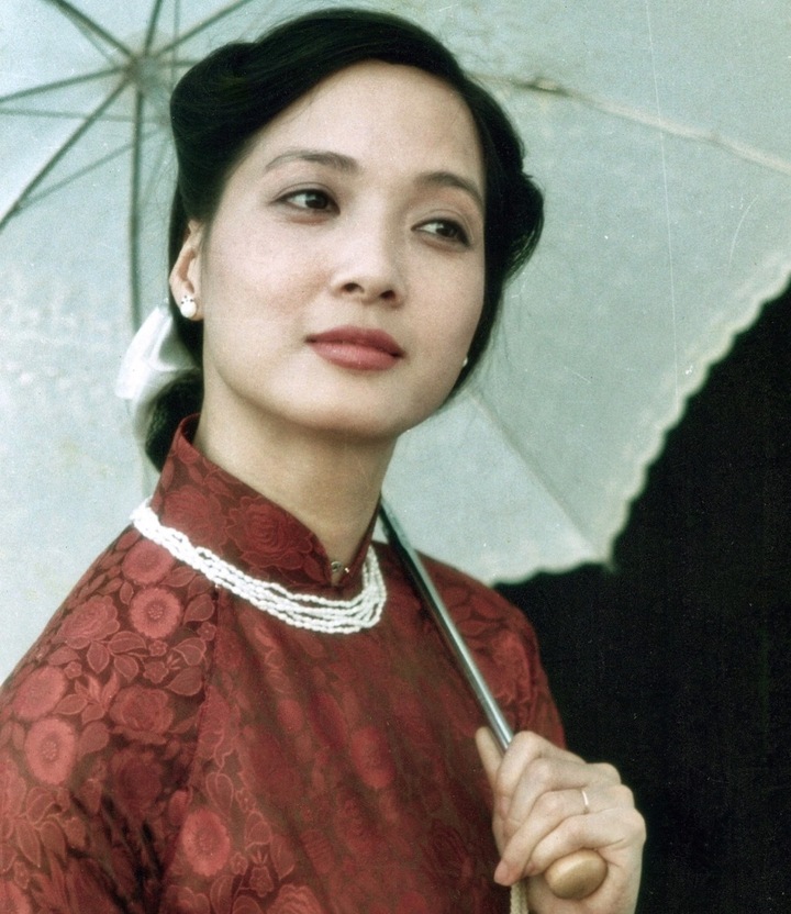 NSND đ&oacute;ng phim dẫn đầu ph&ograve;ng v&eacute;: L&agrave; mỹ nh&acirc;n m&agrave;n ảnh, U70 vẫn trẻ đẹp kh&oacute; tin- Ảnh 5.