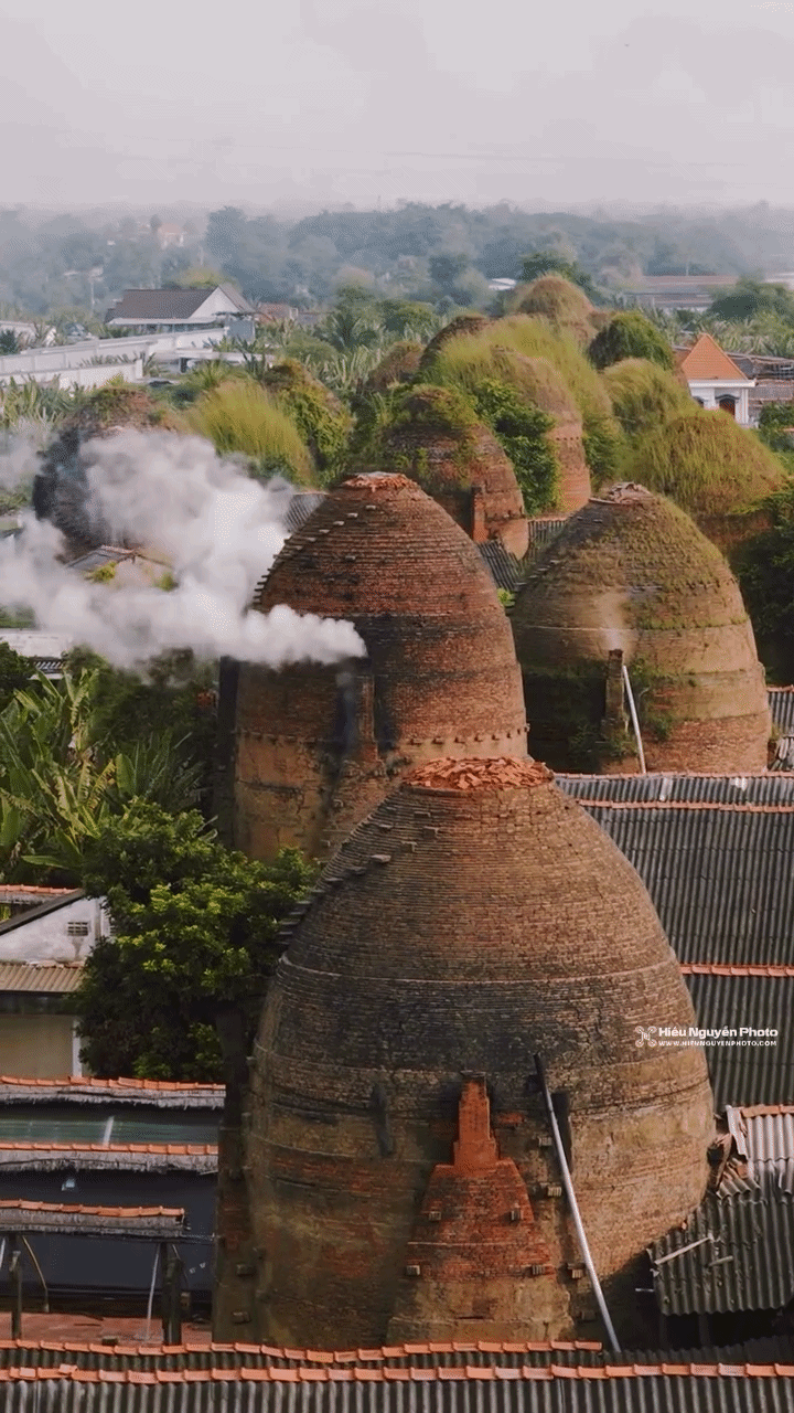 Lạc lối ở "Vương quốc đỏ" hơn 100 tuổi ở miền T&acirc;y: G&oacute;c check-in tuyệt đối điện ảnh, chục năm nữa chưa chắc đ&atilde; c&ograve;n nguy&ecirc;n vẹn để ngắm!- Ảnh 9.