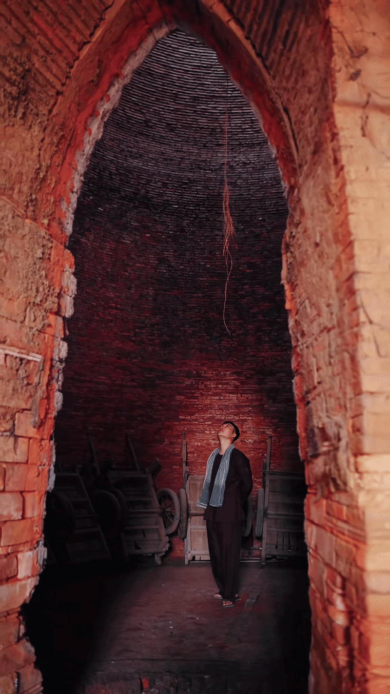 Lạc lối ở "Vương quốc đỏ" hơn 100 tuổi ở miền T&acirc;y: G&oacute;c check-in tuyệt đối điện ảnh, chục năm nữa chưa chắc đ&atilde; c&ograve;n nguy&ecirc;n vẹn để ngắm!- Ảnh 11.