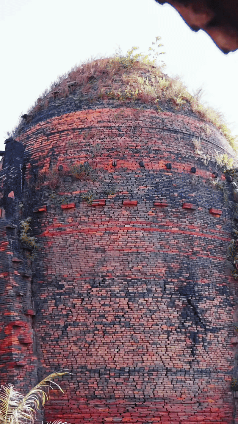 Lạc lối ở "Vương quốc đỏ" hơn 100 tuổi ở miền T&acirc;y: G&oacute;c check-in tuyệt đối điện ảnh, chục năm nữa chưa chắc đ&atilde; c&ograve;n nguy&ecirc;n vẹn để ngắm!- Ảnh 12.