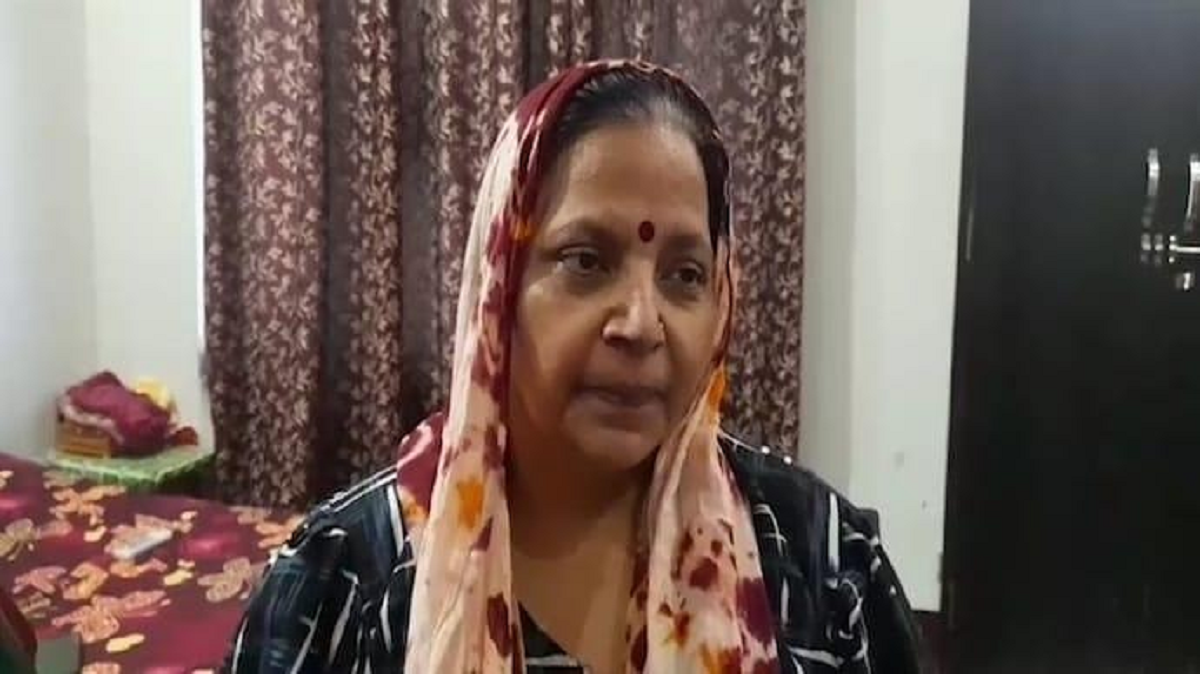 Người phụ nữ 50 tuổi "chết n&atilde;o" bất ngờ tỉnh lại sau c&uacute; x&oacute;c xe cứu thương- Ảnh 2.