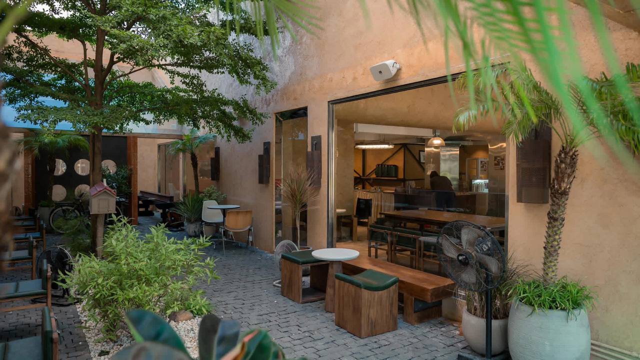 Review P Coffee Đ&agrave; Nẵng: Kh&ocirc;ng gian nịnh mắt nhưng chất lượng b&aacute;nh v&agrave; đồ uống liệu c&oacute; tương xứng?- Ảnh 2.