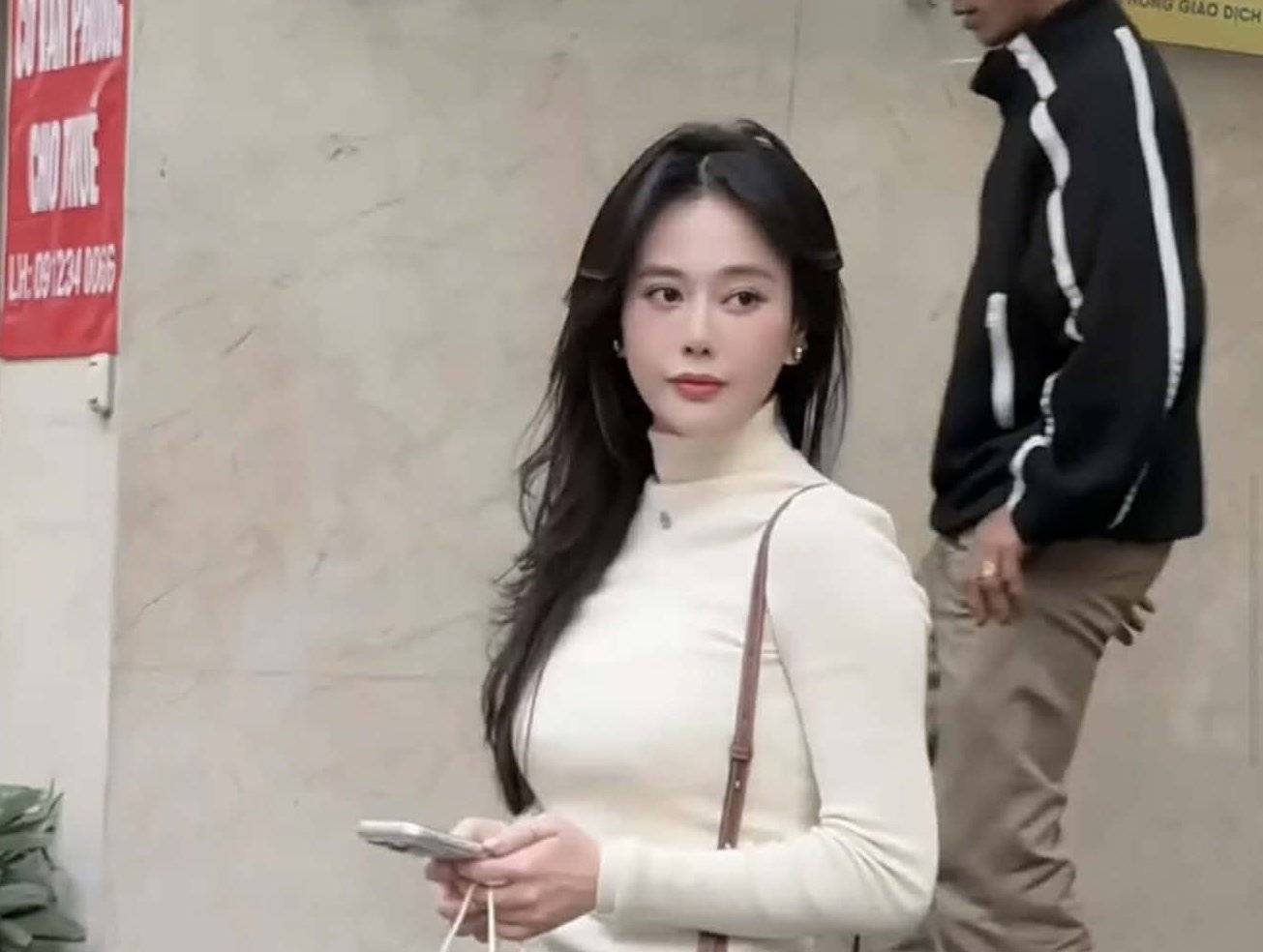 C&acirc;u trả lời của Phương Oanh khi được khuy&ecirc;n 