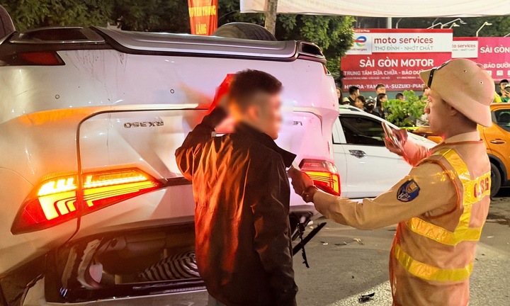 Khởi tố t&agrave;i xế &ocirc; t&ocirc; Lexus t&ocirc;ng li&ecirc;n ho&agrave;n 6 xe tr&ecirc;n phố H&agrave; Nội- Ảnh 2.