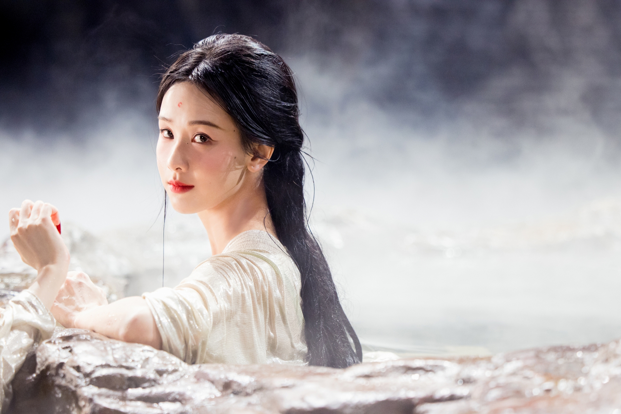 Phim Trung Quốc gây bão với cảnh 18+ siêu cháy: Nữ chính quyến rũ mê hồn, đẹp đến mức dán mắt vào màn hình- Ảnh 5. Phim Trung Quốc gây bão với cảnh 18+ siêu cháy: Nữ chính quyến rũ mê hồn, đẹp đến mức dán mắt vào màn hình- Ảnh 5.