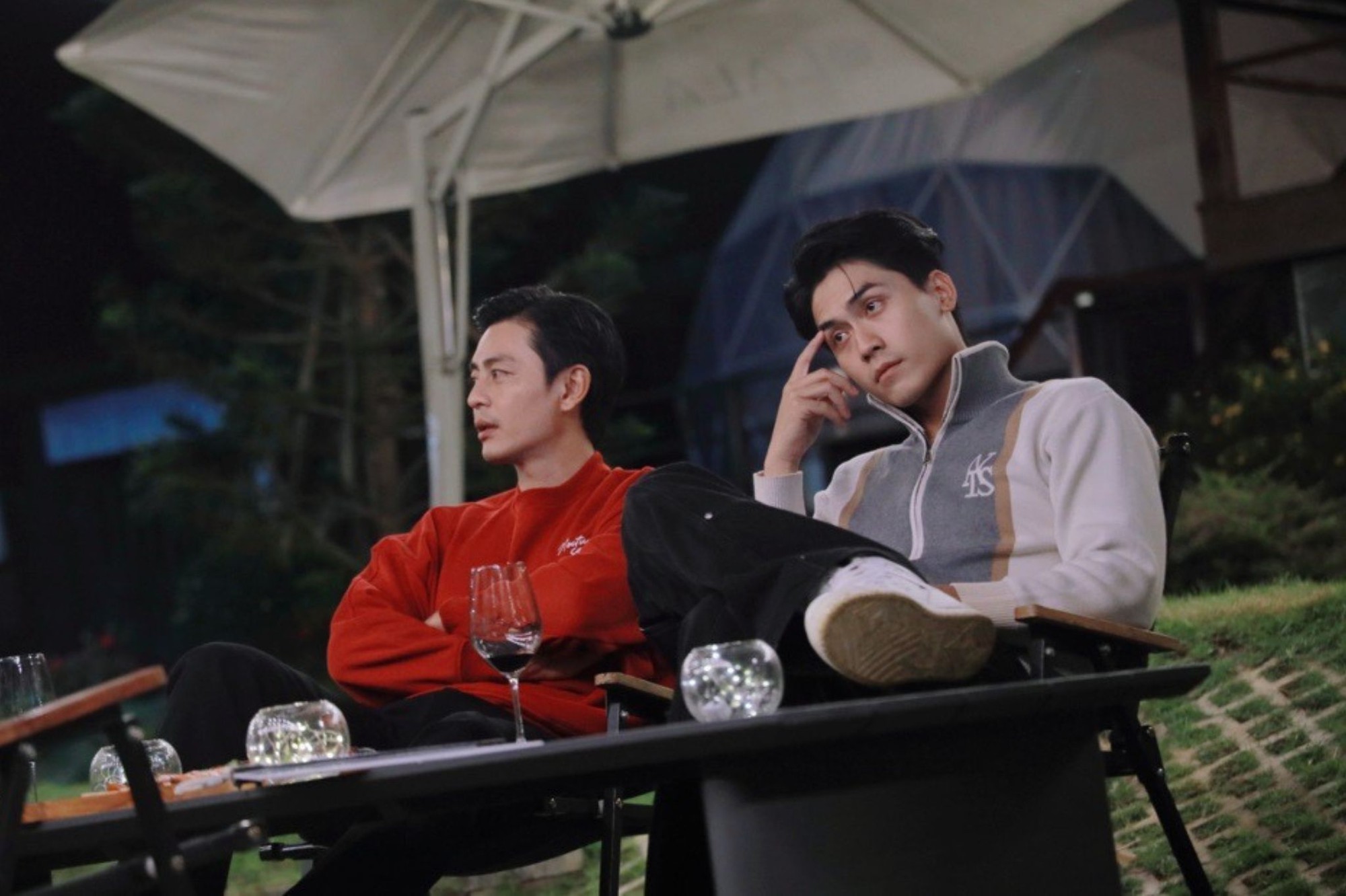 V&igrave; Mẹ Anh Ph&aacute;n Chia Tay: Phim ng&ocirc;n t&igrave;nh 3 xu hay đi&ecirc;n l&ecirc;n được, cặp ch&iacute;nh chemistry b&ugrave;ng nổ như y&ecirc;u thật- Ảnh 8.