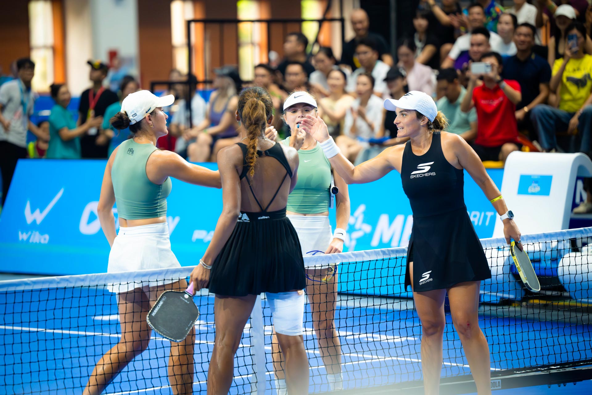 Đẳng cấp kh&ocirc;ng thể b&agrave;n c&atilde;i: "Thu Thuỷ - &Aacute;nh Dương" Anna Leigh Water - Anna Bright v&ocirc; địch PPA Hanoi, đội n&oacute;n l&aacute; cực y&ecirc;u- Ảnh 2.